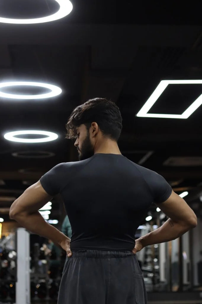 Onifit Compression Combo — Black &amp; White (Half Sleeve)